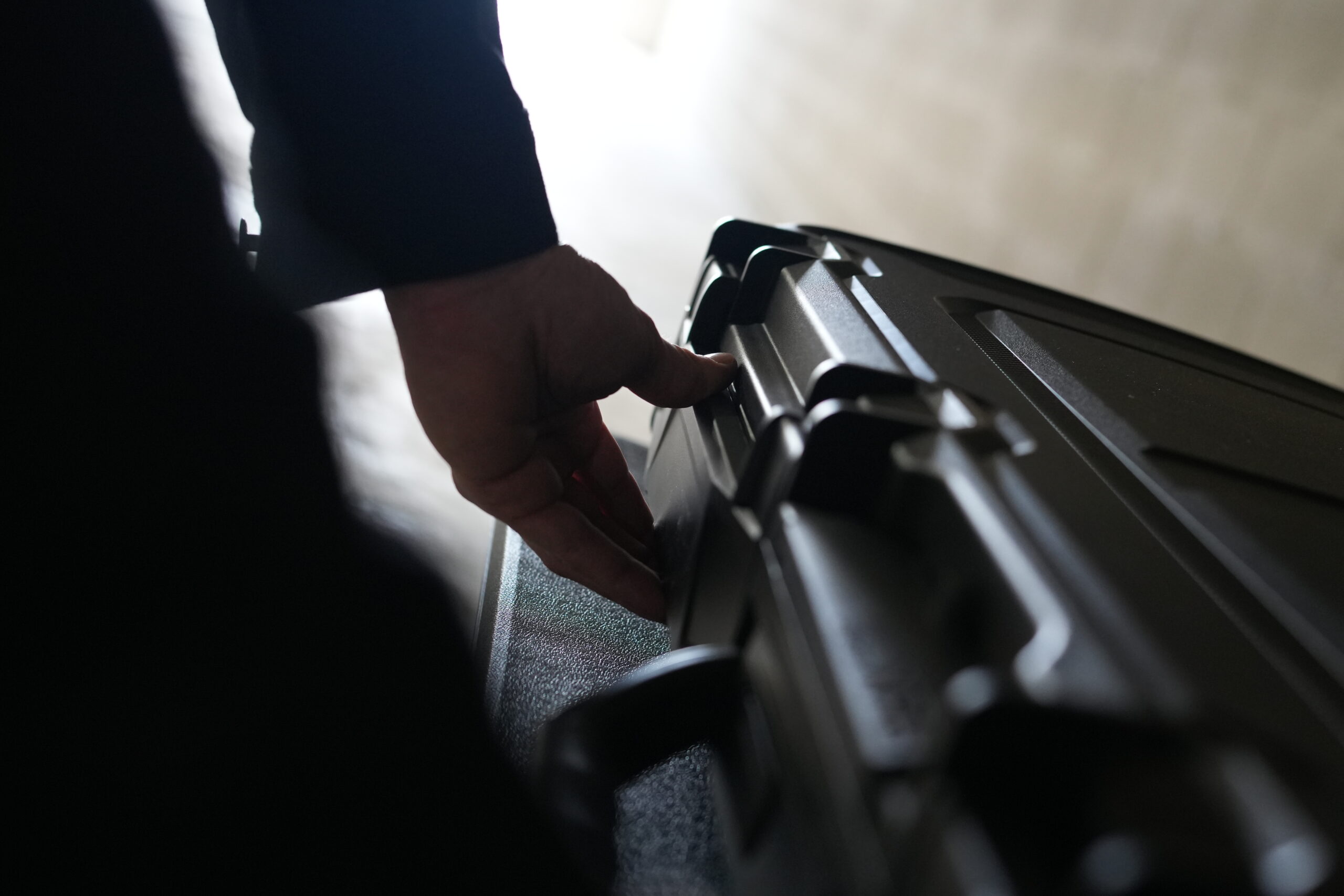 Vaultek LifePod XRC Biometric Rifle Case - Covert Black - Image 4